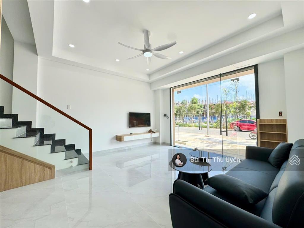 Cho thuê shophouse 5pn mới hoàn thiện full nội thất  cách thành phố mới chỉ 15 phút đi xe