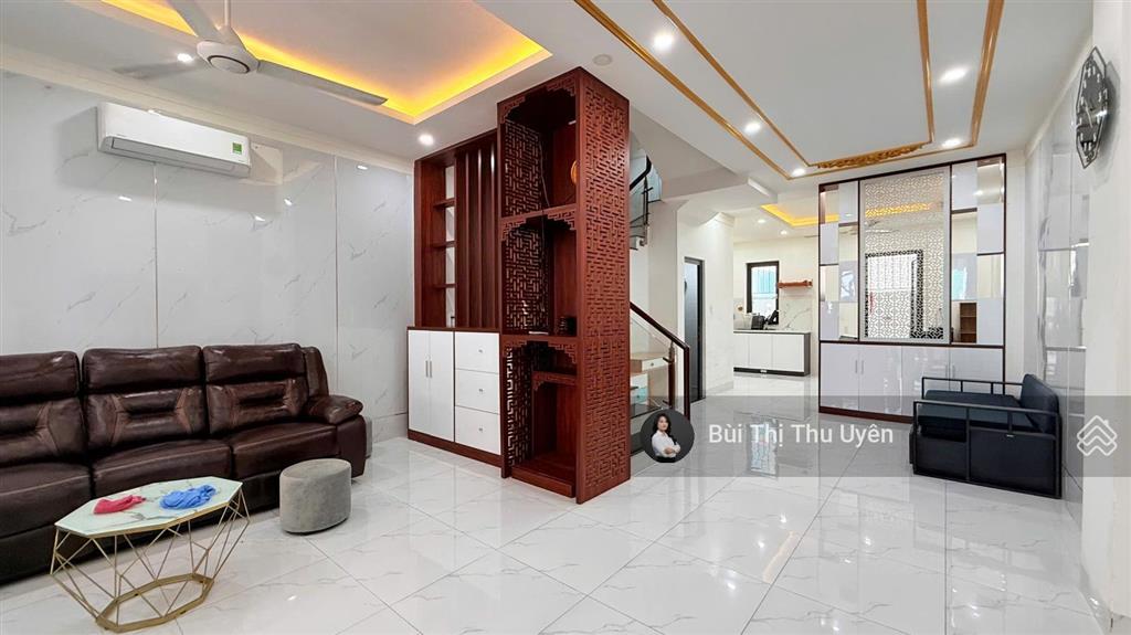 Một căn liên kế 1 trệt 2 lầu dành cho khách hàng đang tìm kiếm căn nhà full nội thất vào ở ngay