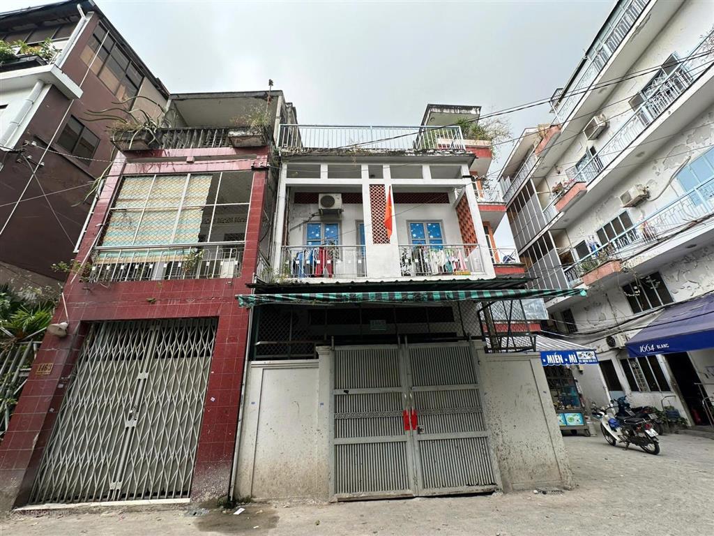 Vị trí có 1 0 2! hẻm 6m võ thị sáu q3, 5.4 x 12.5m  cn 65m2  tiện xây mới 5 tầng, chỉ 18 tỷ