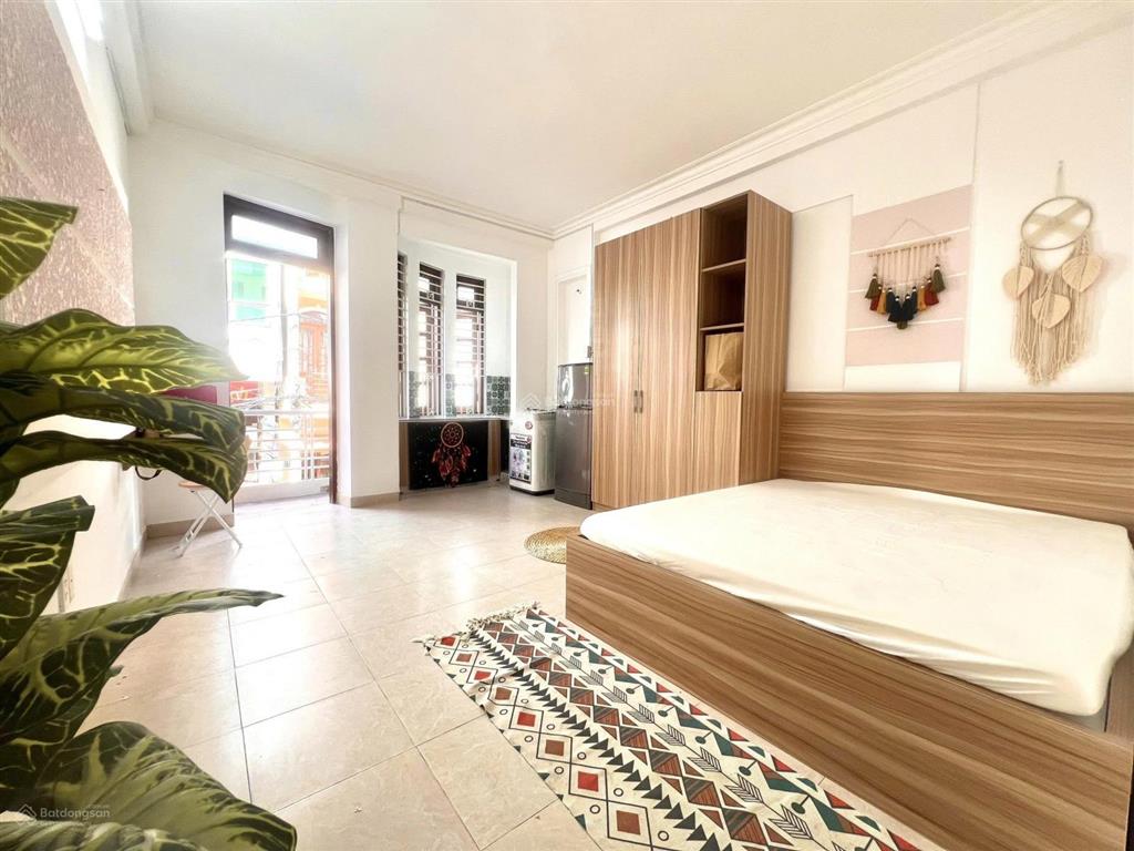 Bán nhà mặt tiền hoa hồng, phan xích long pn, 4 x 16m  cn 64m2  4 tầng  40 triệu, chỉ 22.5 tỷ