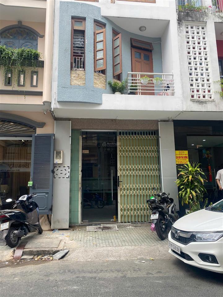 Bán nhà mặt tiền hoa hồng, phan xích long pn, 4 x 16m  cn 64m2  4 tầng  40 triệu, chỉ 22.5 tỷ