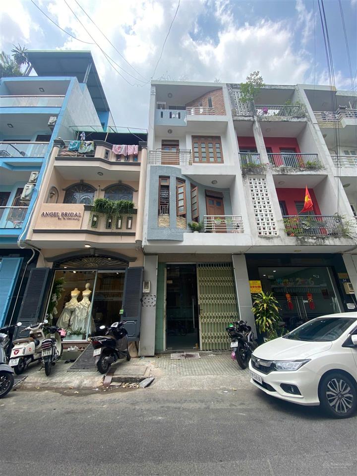 Bán nhà mặt tiền hoa hồng, phan xích long pn, 4 x 16m  cn 64m2  4 tầng  40 triệu, chỉ 22.5 tỷ