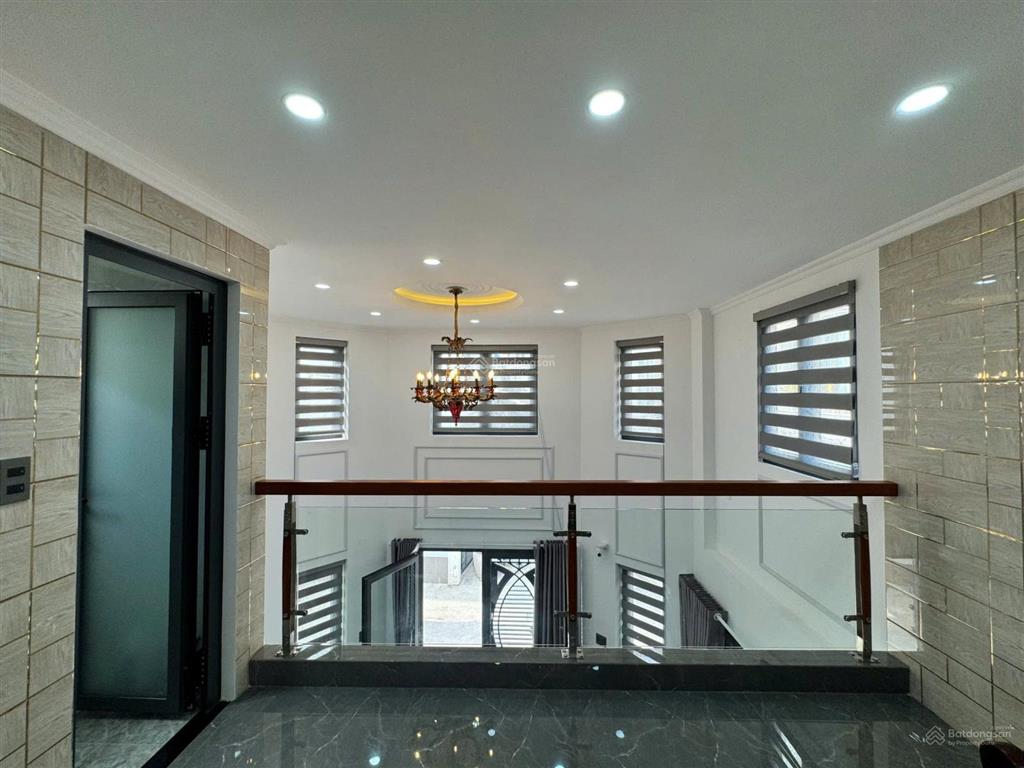 Nhà đẹp 4pn vô ở liền! cầm bá thước khu phan xích long pn, 5,2x10m  cn 49m2  5 tầng, chỉ 13 tỷ