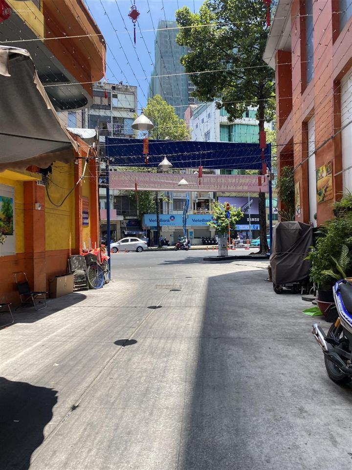 Tòa apartment hotel cao cấp trần hưng đạo q1, 7 x 20.5m  cn 168m2  7 tầng  150 triệu, chỉ 75 tỷ