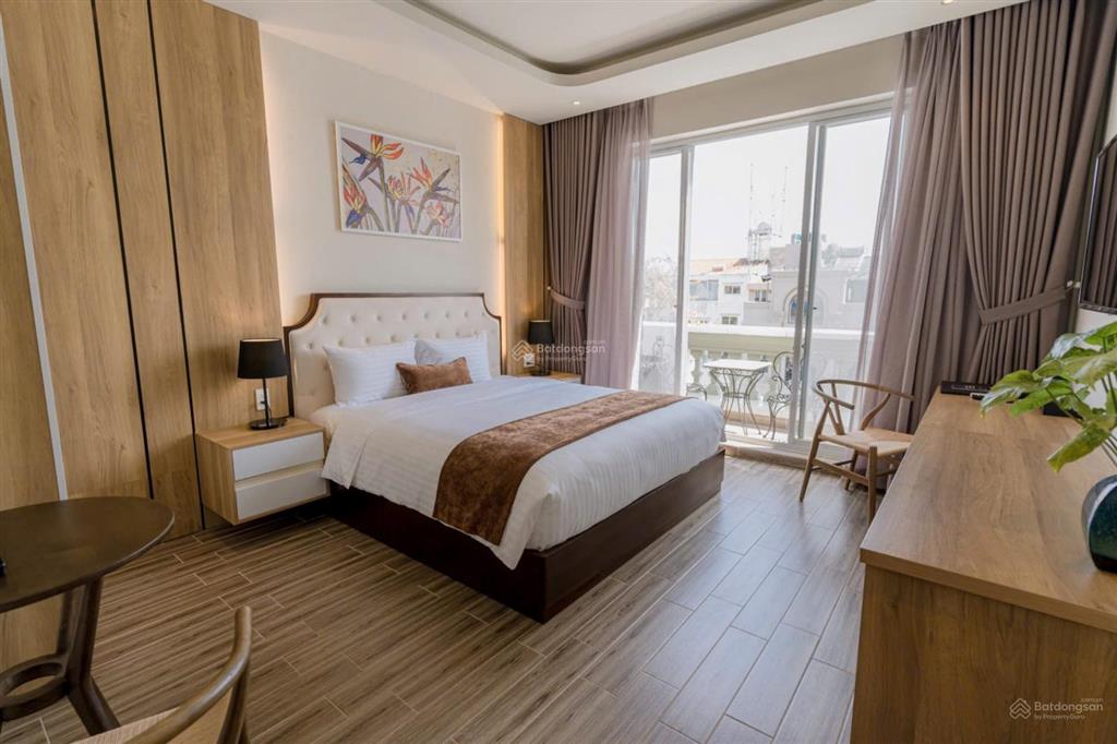 Em bán khách sạn  chdv phan khiêm ích quận 7 hồ chí minh
