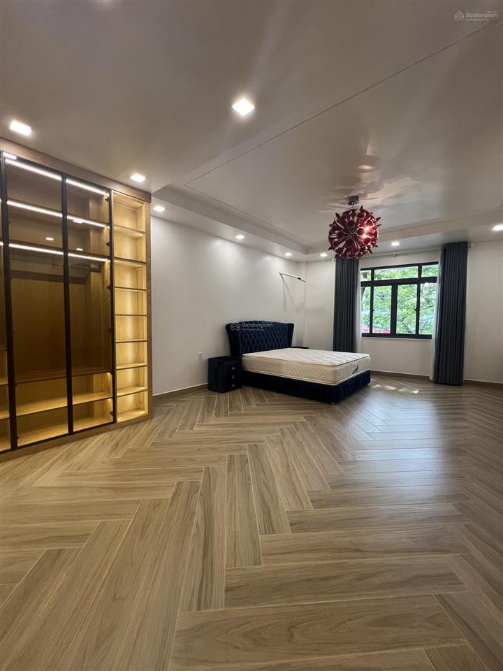 Em bán biệt thự góc đường số 09 (30m) + đường 18 (12m) lề 7,5 kdc khang điền bình chánh