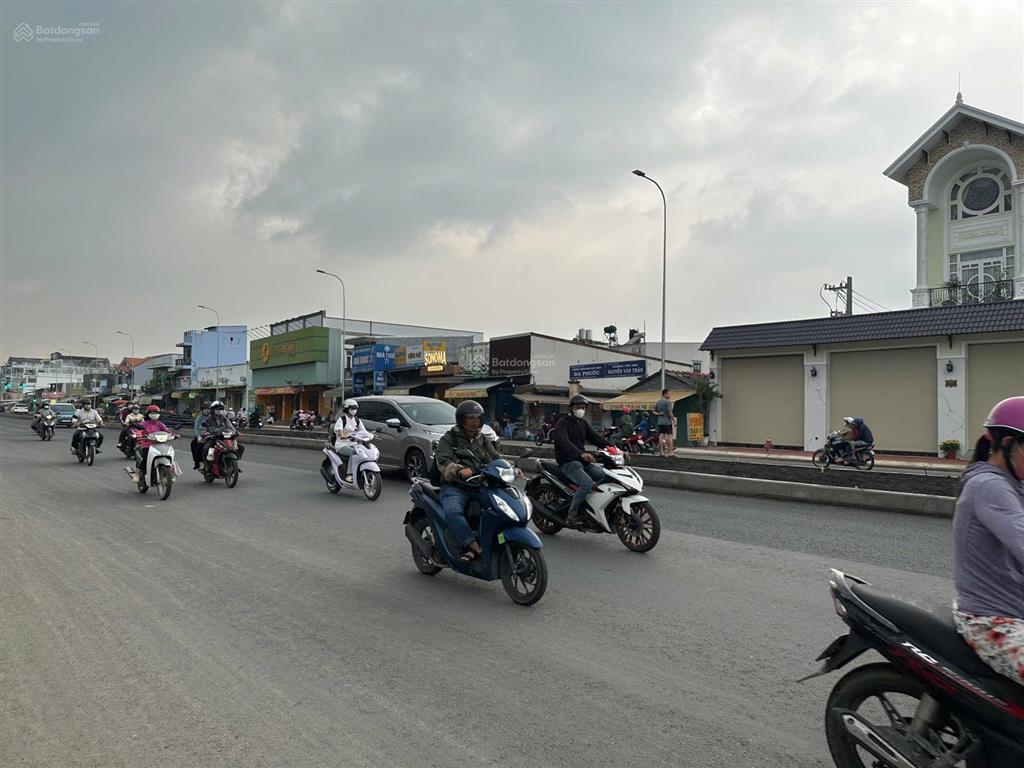 Bán nền mặt tiền quốc lộ 50 cách cao tốc bến lức long thành dầu giây 2 phút