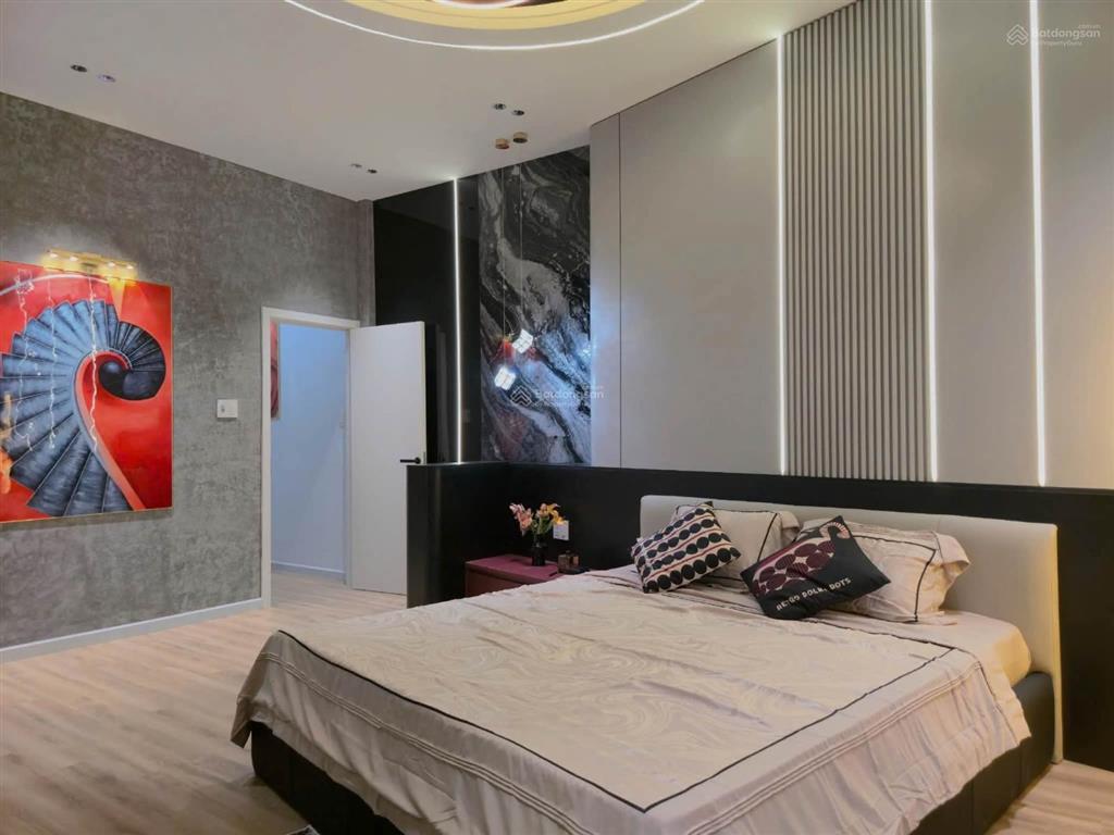 Nhà châu thượng văn gần phố đi bộ cầu rồng