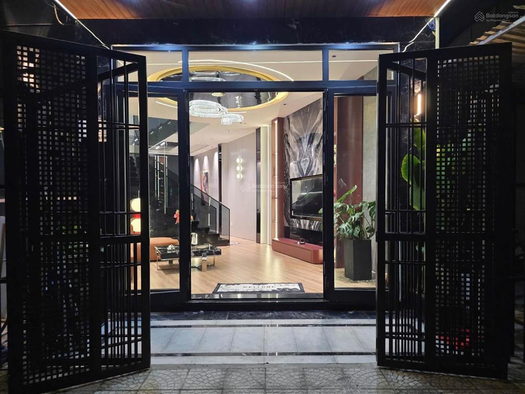 Nhà châu thượng văn gần phố đi bộ cầu rồng