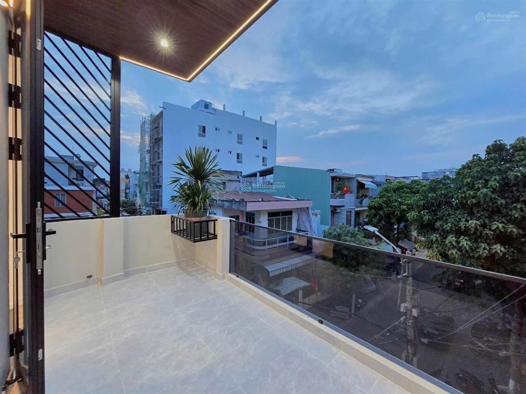 Nhà châu thượng văn gần phố đi bộ cầu rồng