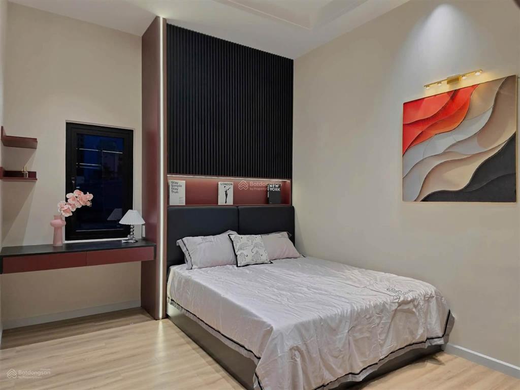 Nhà châu thượng văn gần phố đi bộ cầu rồng