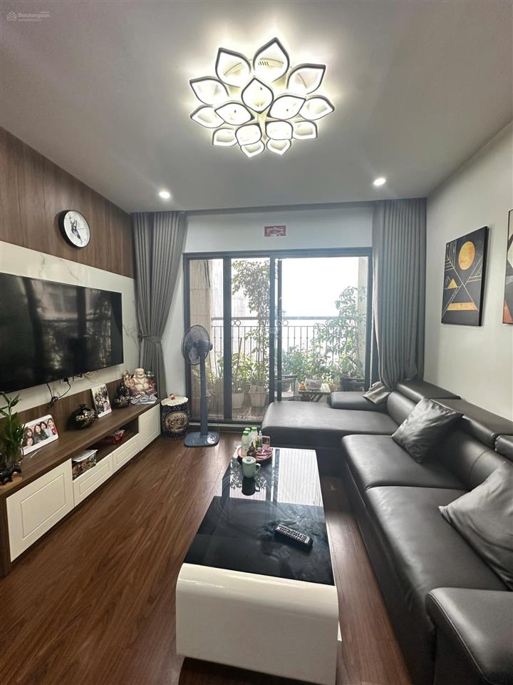 Chính chủ gửi bán căn hộ chung cư full đồ dtich 95m2 3pn, 2wc, chỉ 7,39 tỷ vnd tại hà nội homeland,