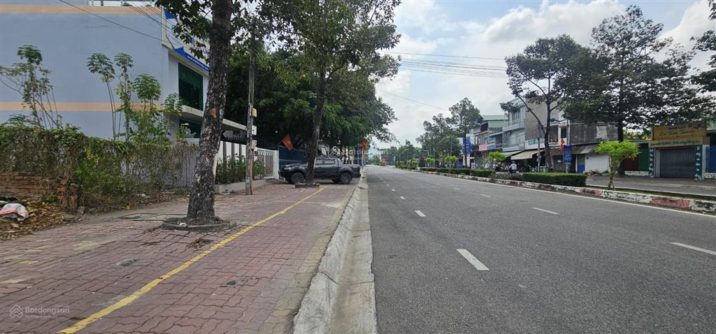 Bán khu trung tâm phú mỹ ,40m mặt đường lê duẩn