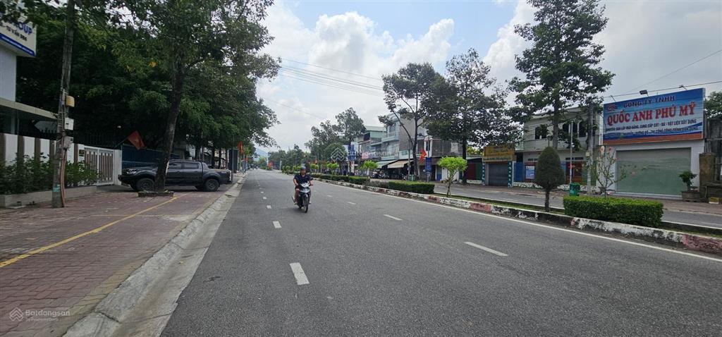 Bán khu trung tâm phú mỹ ,40m mặt đường lê duẩn