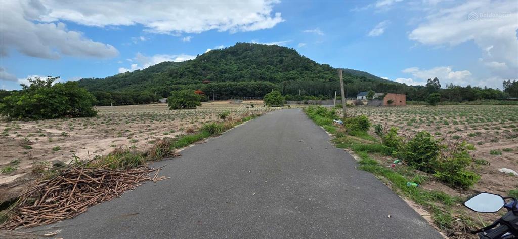 Bán 13000m2 đất tóc tiên có 146m mặt đường nhựa, 600m2 thổ cư