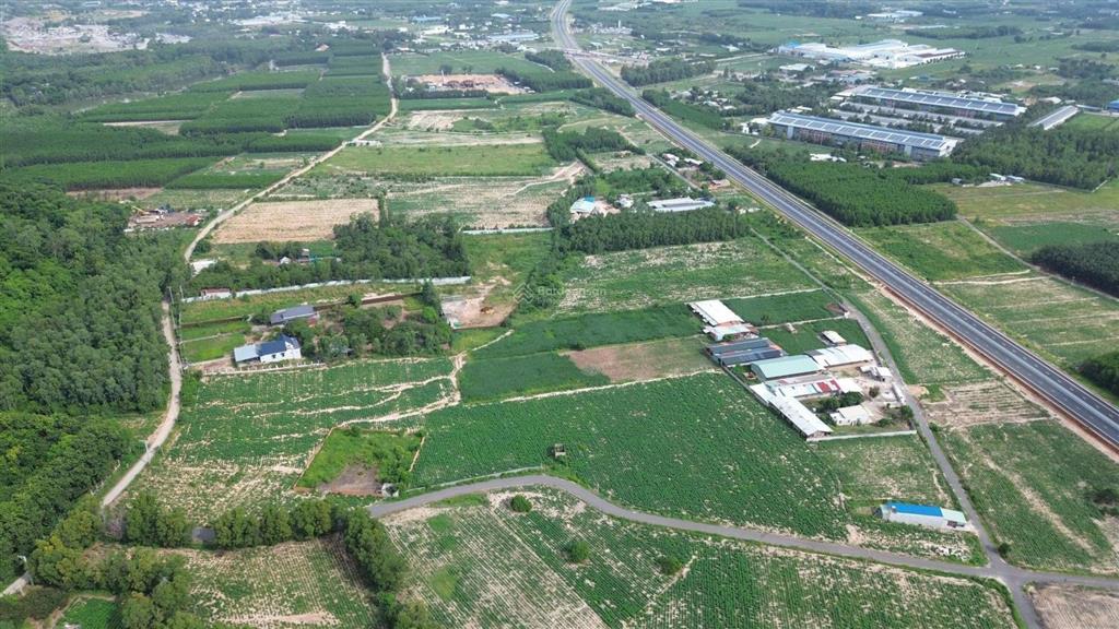 Bán 13000m2 đất tóc tiên có 146m mặt đường nhựa, 600m2 thổ cư
