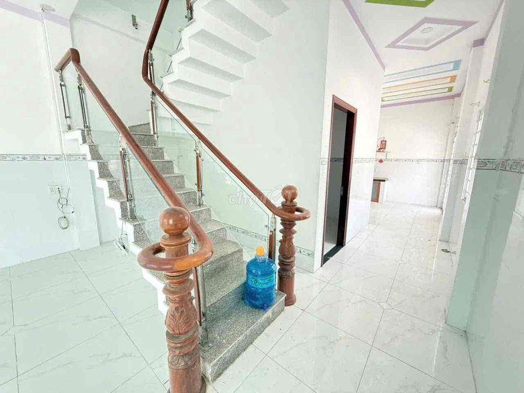 Bán Nhà Góc 3 Mặt Tiền , An Bình , Dĩ An , Bình Dương , Ngay Chợ Việt