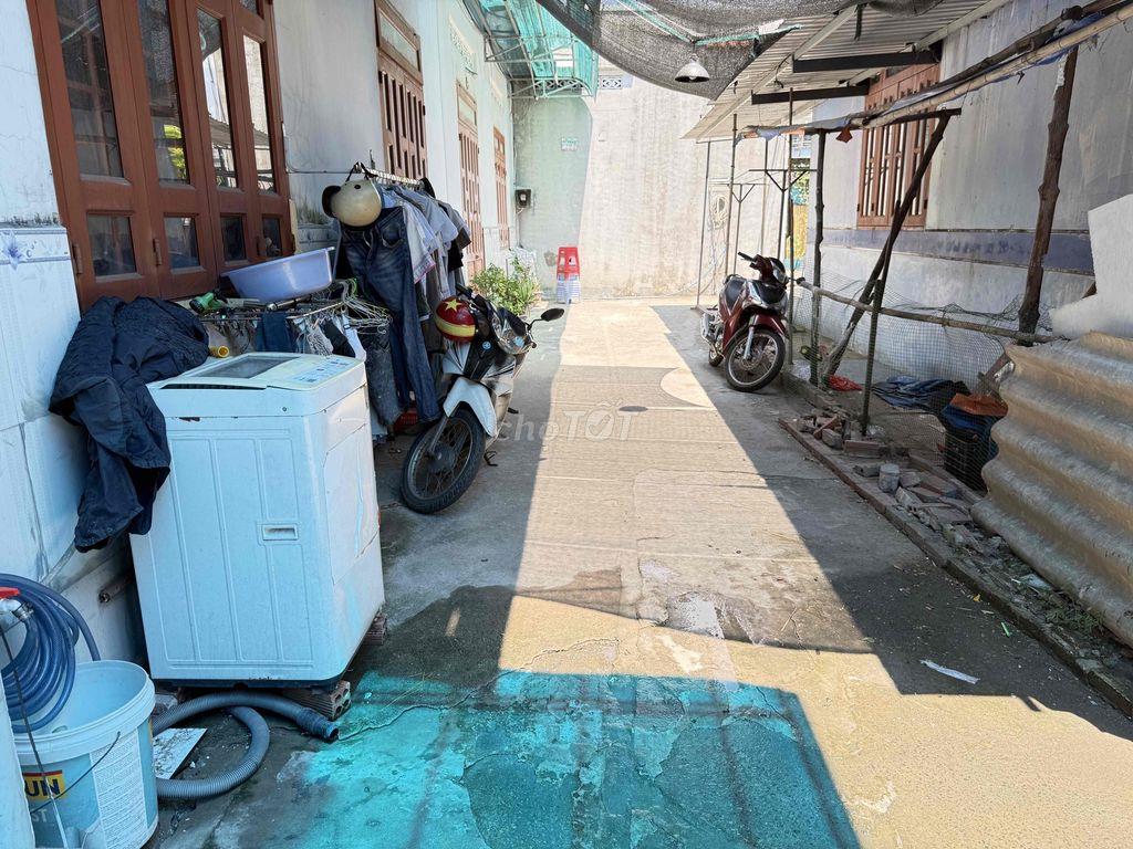 Bán Nhà Sổ Chung 1 lầu , Thổ cư Full , Gần chợ Tân Long , Dĩ An , BD