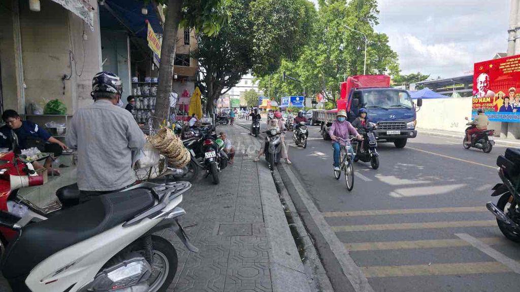 Cho Thuê Nhà 2 Lầu , Sát Chợ Dĩ An 1 , Tp Hồ Chí Mình