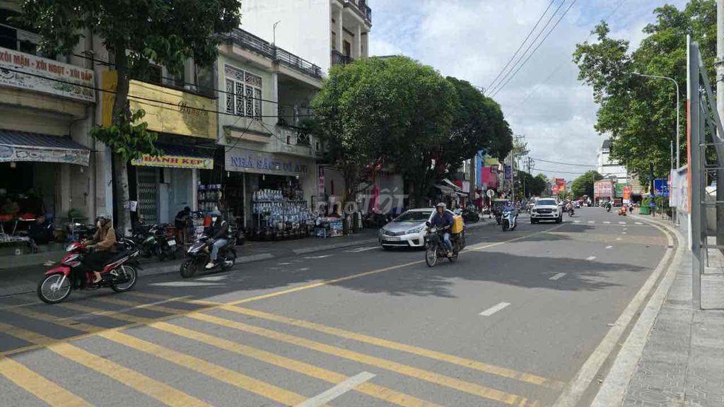 Cho Thuê Nhà 2 Lầu , Sát Chợ Dĩ An 1 , Tp Hồ Chí Mình
