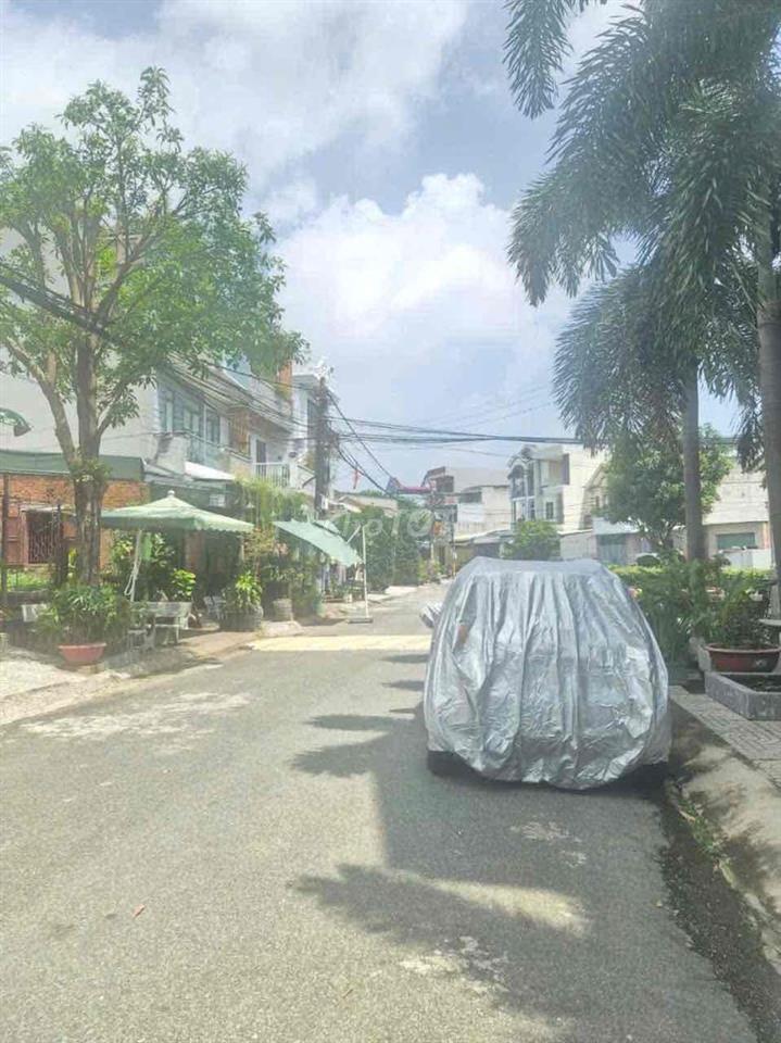 Cho Thuê Nhà Ngay Gần Big C Dĩ An , Nhà Trệt Lửng 100m , Đường Nhựa 8M