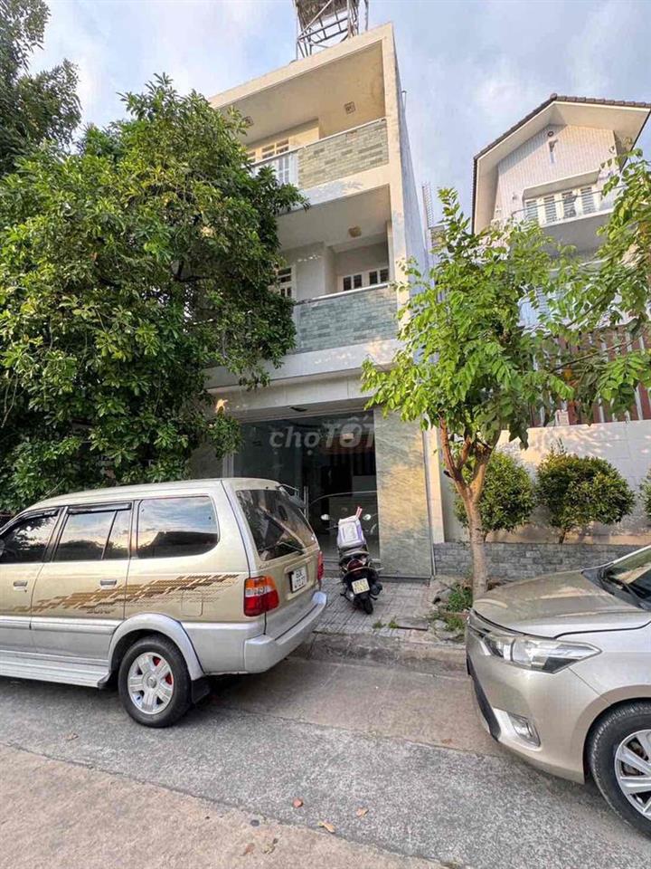Nhà Cho Thuê 2 Lầu 4 Phòng Ngủ , Trung Tâm Hành Chính Dĩ An