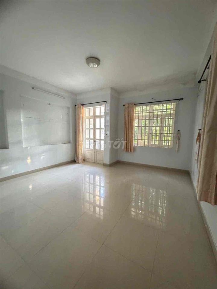 Nhà Cho Thuê 2 Lầu 4 Phòng Ngủ , Trung Tâm Hành Chính Dĩ An