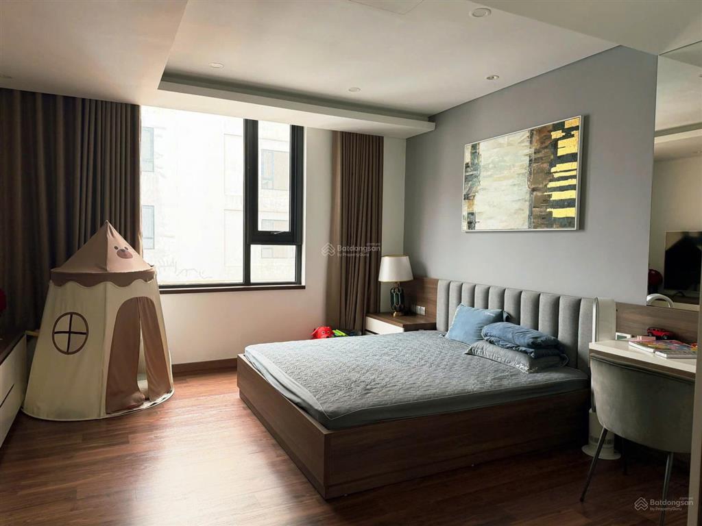 Gia đình cần bán căn penhouse 5pn, 212m2 toà phú mỹ n01t4 khu ngoại giao đoàn, view hồ ngđ