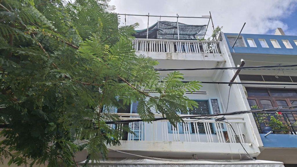 BÁN NHÀ 2 TẦNG MẶT TIỀN NGUYỄN DU DT 112m2 – CÁCH BIỂN CHỈ 200M