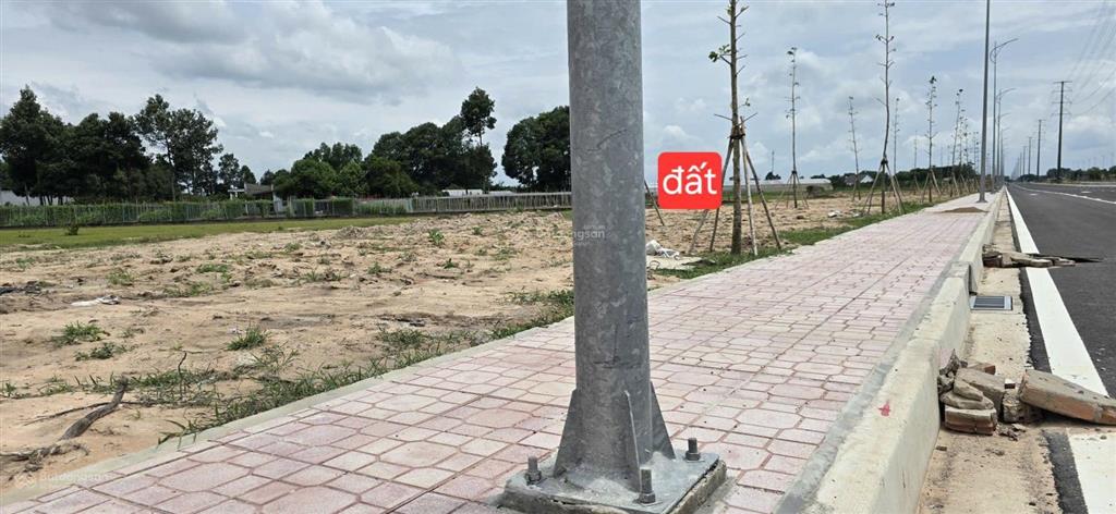 Mặt tiền 25c nối cổng chính sân bay long thành. 1349m2 (273m thổ), cho chuyển full thổ. giá 25tr/m2