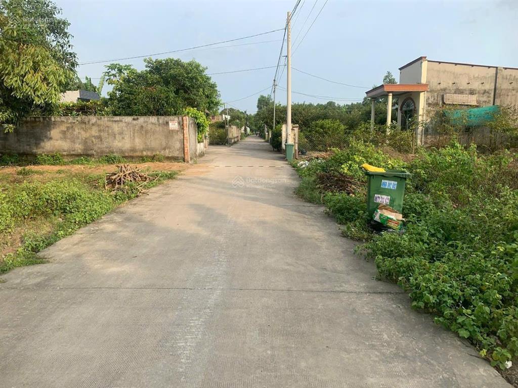 990m2 full thổ cư, khu hòa bình dân cư đông, đường 6m, ngang 30m. giá 13.1tr/m2. sổ riêng