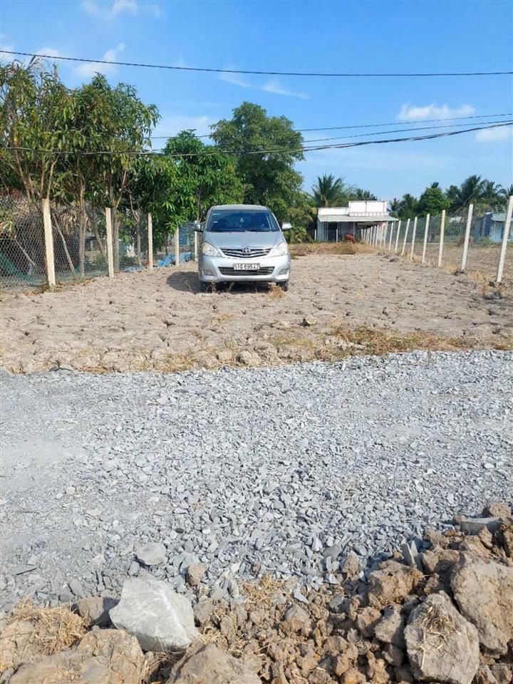 Chính chủ bán đất 520m2/2.4tỷ xã phú hữu cách phà quận 2 chỉ 2km. đường xe hơi, khu dân cư, shr