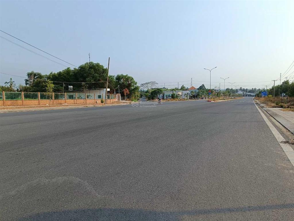 Chủ địa phương bán đất chia tài sản full hồng (ont) mt đường d9 (47m), 1012m2, giá 4,3tr/m2. shr