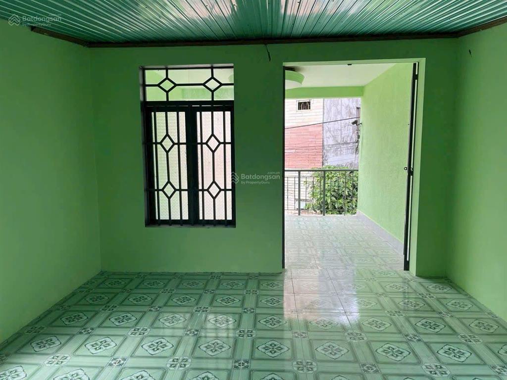 Nhà gác mới xây xã phú đông 99m2, 2 mặt tiền gần phà cát lái q2, hẻm ô tô, giá 2.1 tỷ, sổ riêng