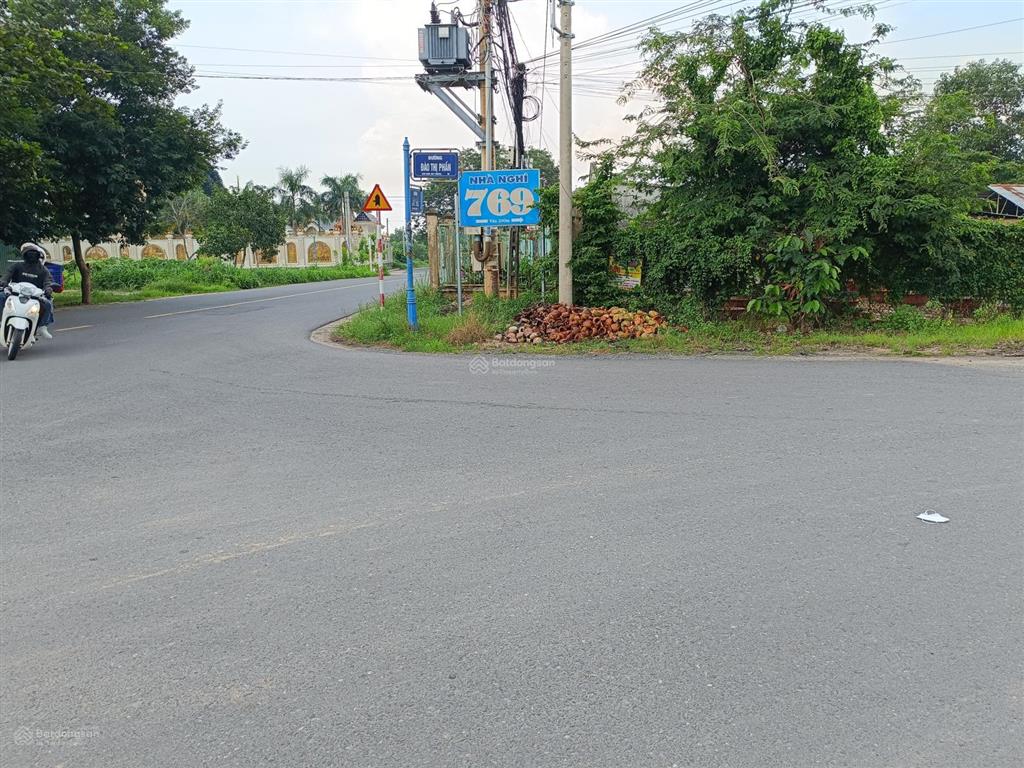 Mặt tiền nhựa đào thị phấn trung tâm huyện. 1315m2 qh ont, khu dân cư đông, kẹt bán 6.5tr/m2, shr