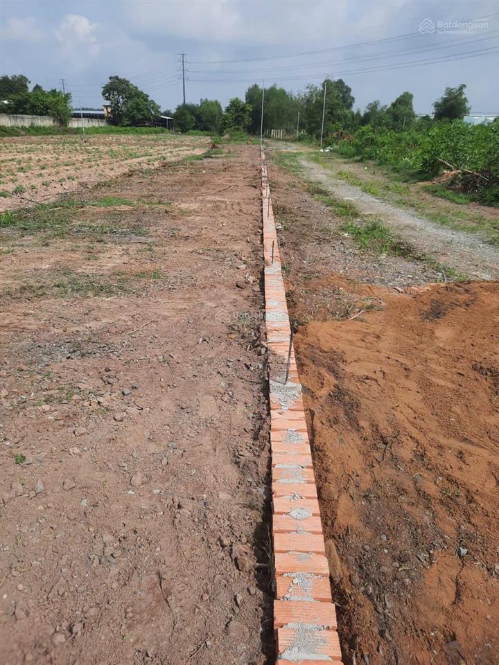 Đất cạnh 25c đi sân bay, cách q2 chỉ 9km. 1.814m2 (400m2 thổ) xây dựng tự do, shr, đối diện kcn