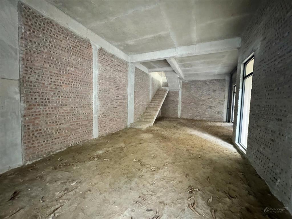 Cắt lỗ biệt thự compound khép kín 120m2 giá 14 tỷ vhocp2 hướng đông nam mát mẻ.  0943 131 ***