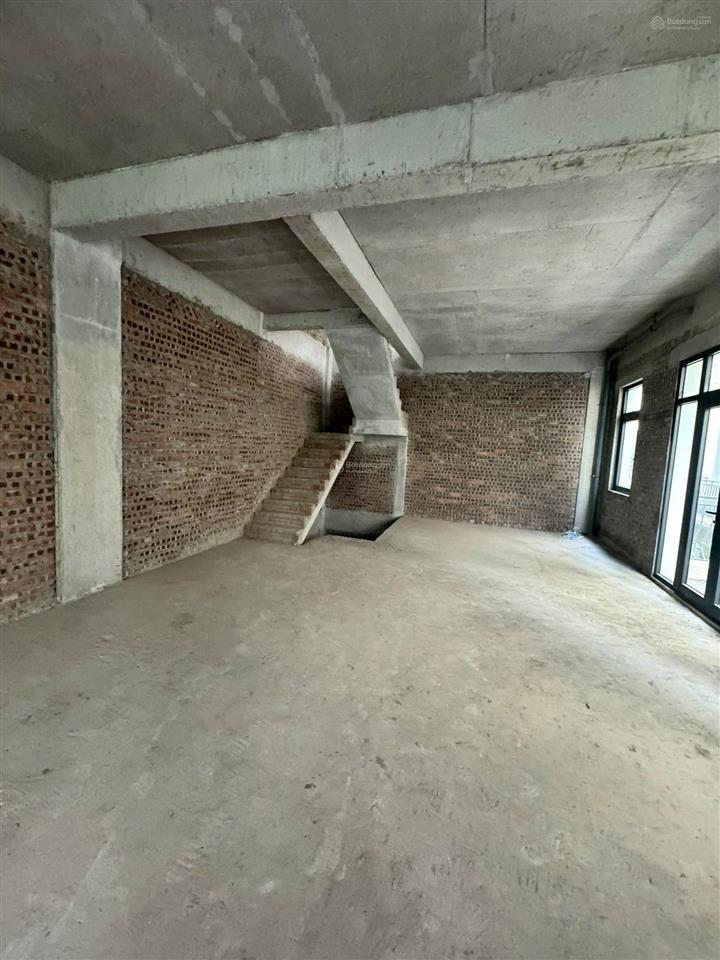 Cắt lỗ biệt thự compound khép kín 120m2 giá 14 tỷ vhocp2 hướng đông nam mát mẻ.  0943 131 ***