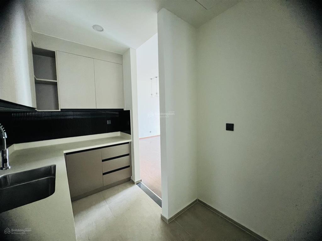 Chủ nhà cần ra nhanh căn 2 phòng ngủ  diện tích lớn  giá tốt thị trường 11,8 tỷ