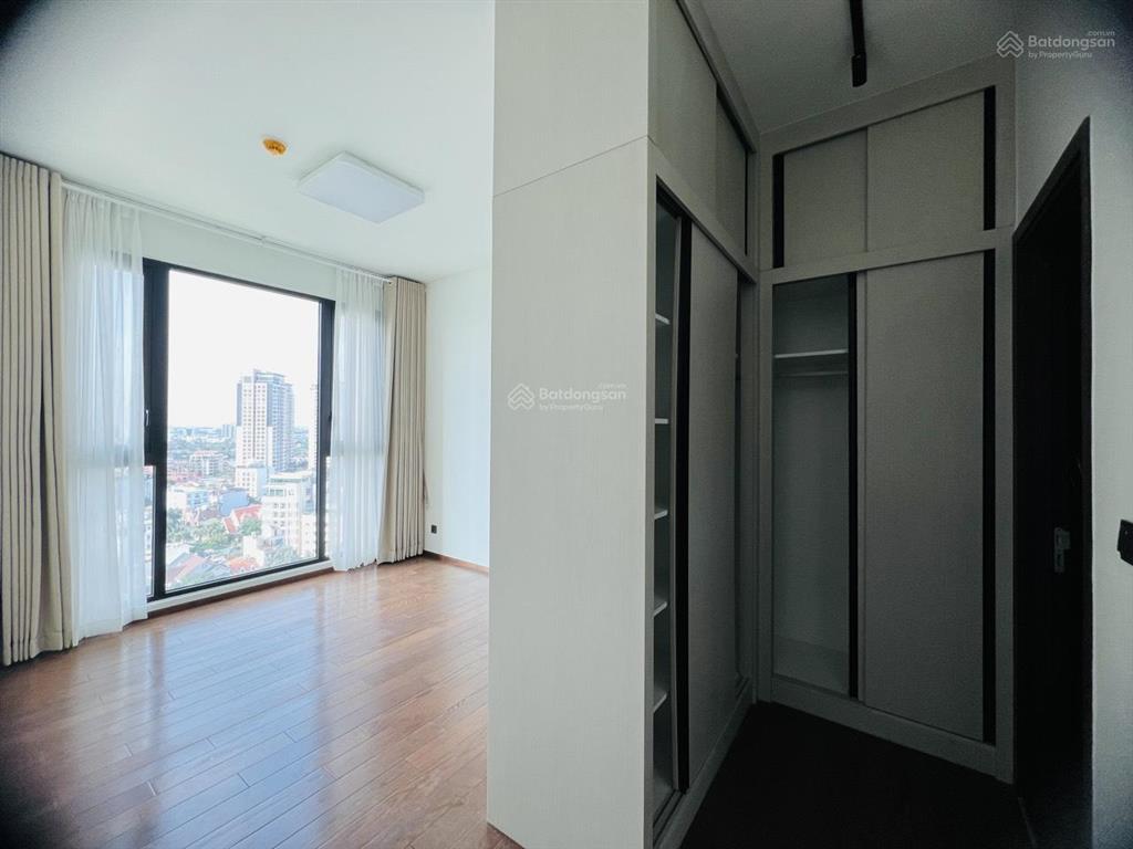 Chủ nhà cần ra nhanh căn 2 phòng ngủ  diện tích lớn  giá tốt thị trường 11,8 tỷ