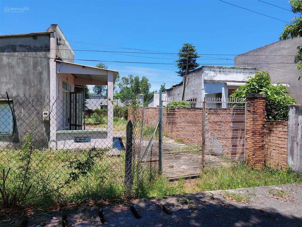 Cho thuê đất dài hạn, dt 647m2, trên đất có nhà nhỏ có thể cải tạo làm văn phòng, nhà, kho xưởng