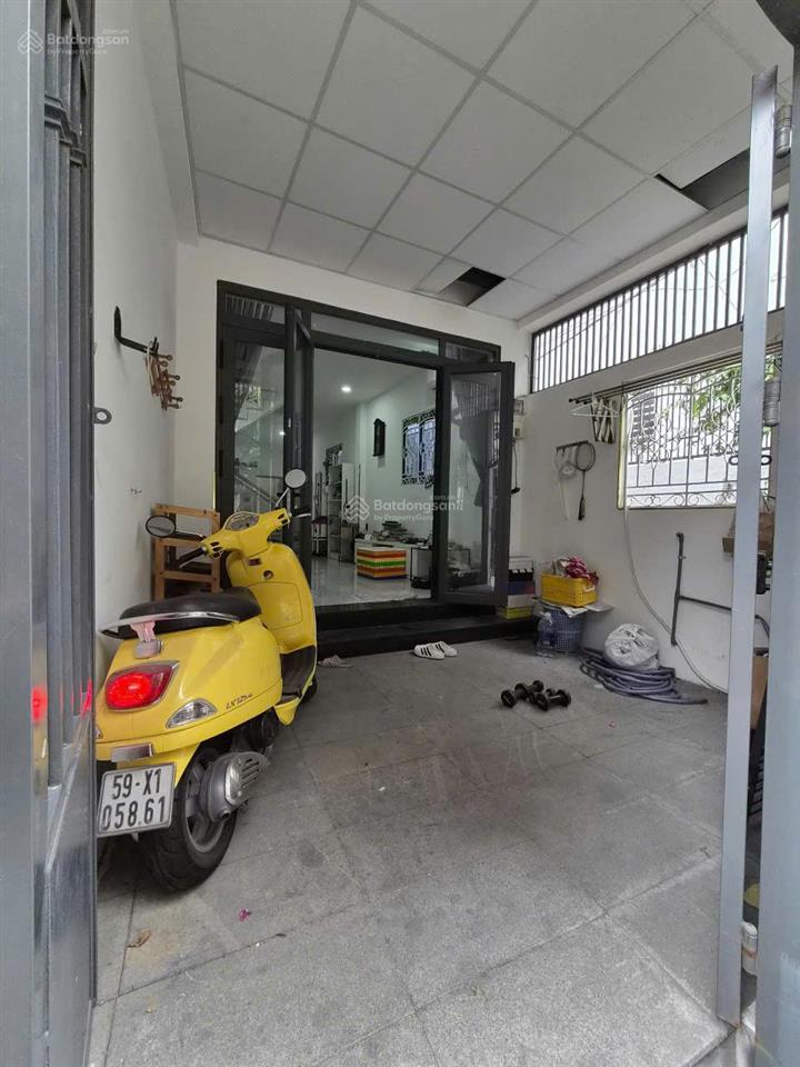 Đi định cư cần bán căn nhà diện tích 44.3 m², diện tích sàn 57.6m² cách quận 1 vài bước chân