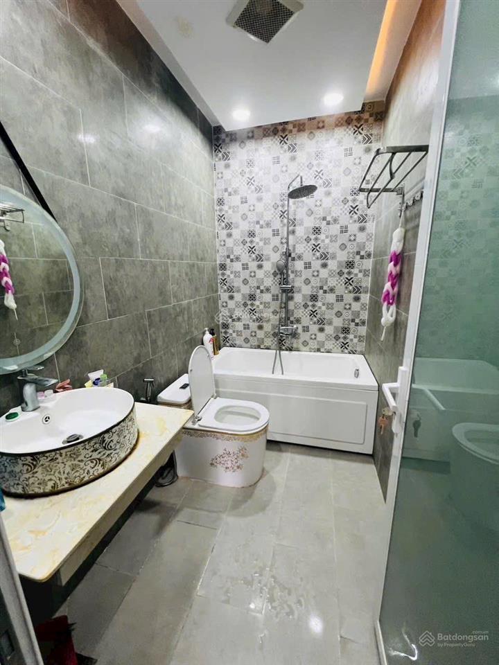 Hot! ngộp ngân hàng giảm 1 tỷ nhà đẹp 4 tầng 4.5x22m, mặt tiền hẻm xe hơi nhà bè chỉ 7.5 tỷ