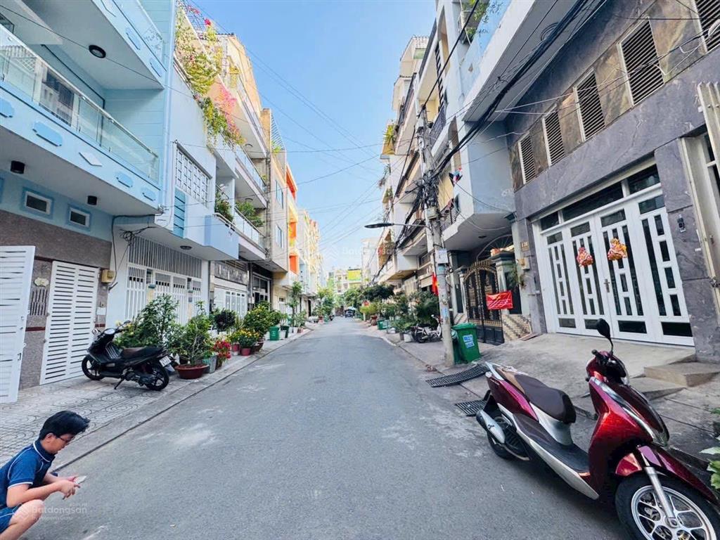 Bán gấp nhà mới đẹp 3 tầng 4x19m, hẻm xe hơi 1806 huỳnh tấn phát,nhà bè gần phú mỹ hưng, giá 7.2 tỷ