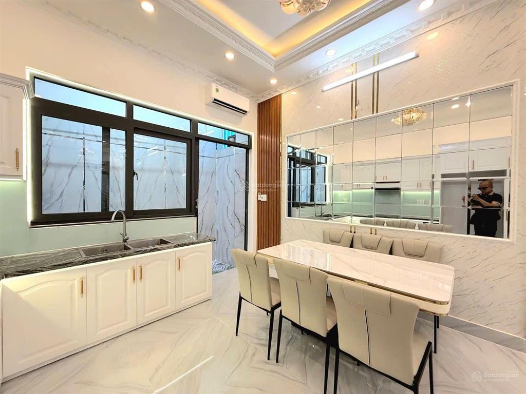 Bán gấp nhà mới đẹp 3 tầng 4x19m, hẻm xe hơi 1806 huỳnh tấn phát,nhà bè gần phú mỹ hưng, giá 7.2 tỷ