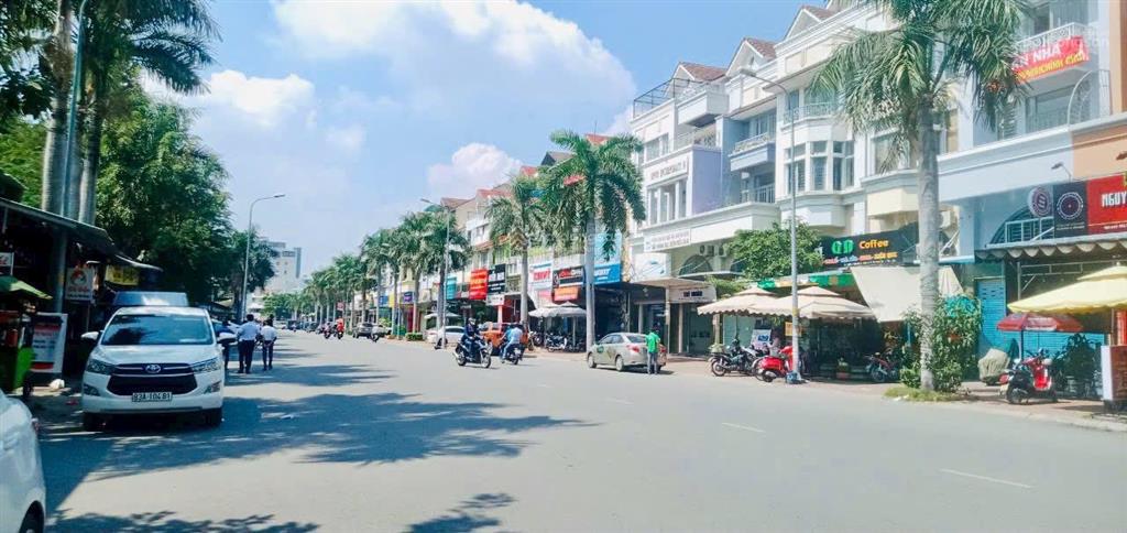 Bán gấp nhà 5 tầng 5x24m, mặt tiền đường trần trọng cung quận 7  đối diện vincom giá 27 tỷ