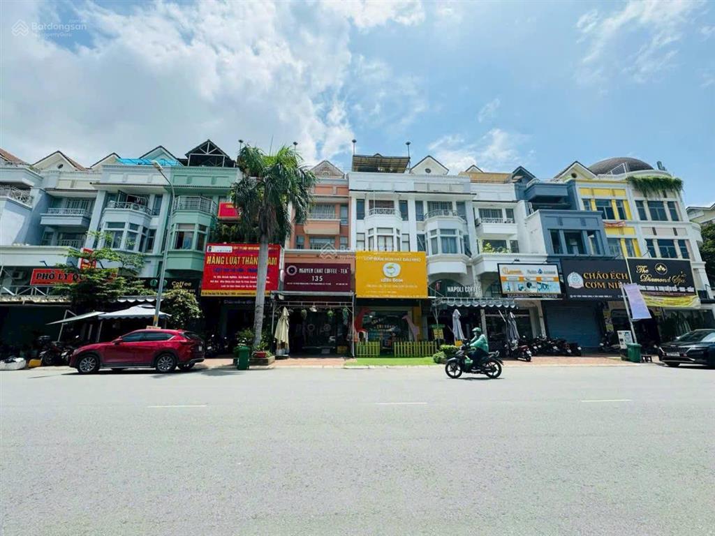 Bán gấp nhà 5 tầng 5x24m, mặt tiền đường trần trọng cung quận 7  đối diện vincom giá 27 tỷ