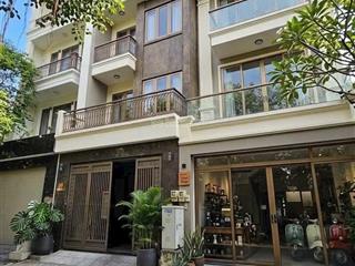Kẹt ngân hàng bán rẻ nhà đẹp 4 tầng 5.2x16m, 7.39 tỷ,đường 8m kdc anh tuấn riverside huỳnh tấn phát