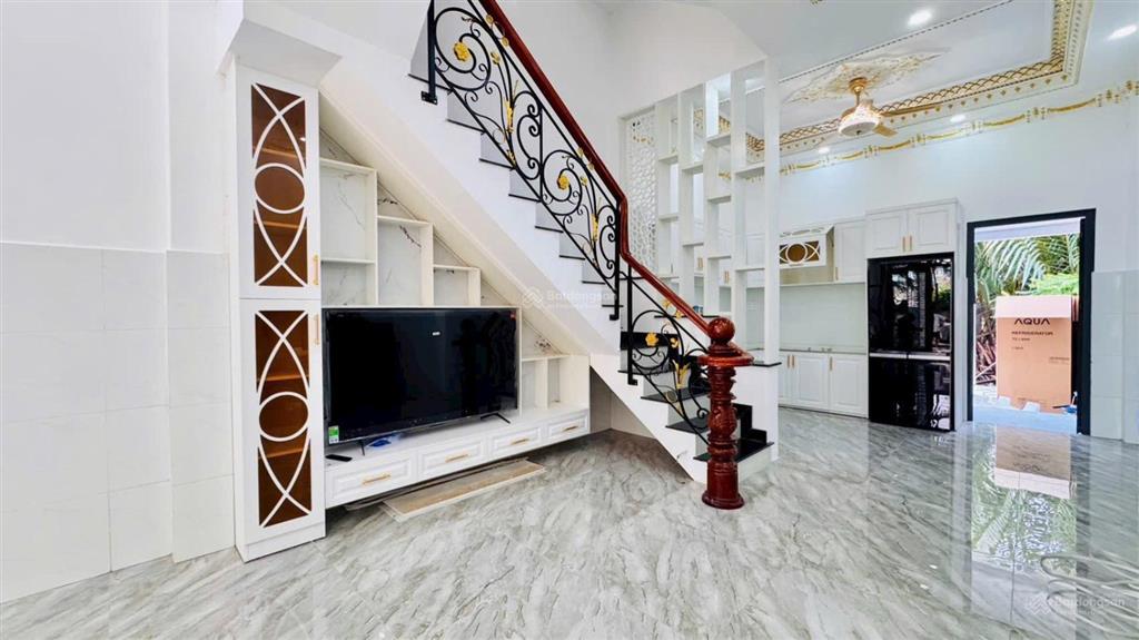 Bán gấp nhà mới đẹp 4 tầng 4.2x19m, full nội thất, giá 6.1 tỷ, hẻm xe hơi huỳnh tấn phát, tt nhà bè