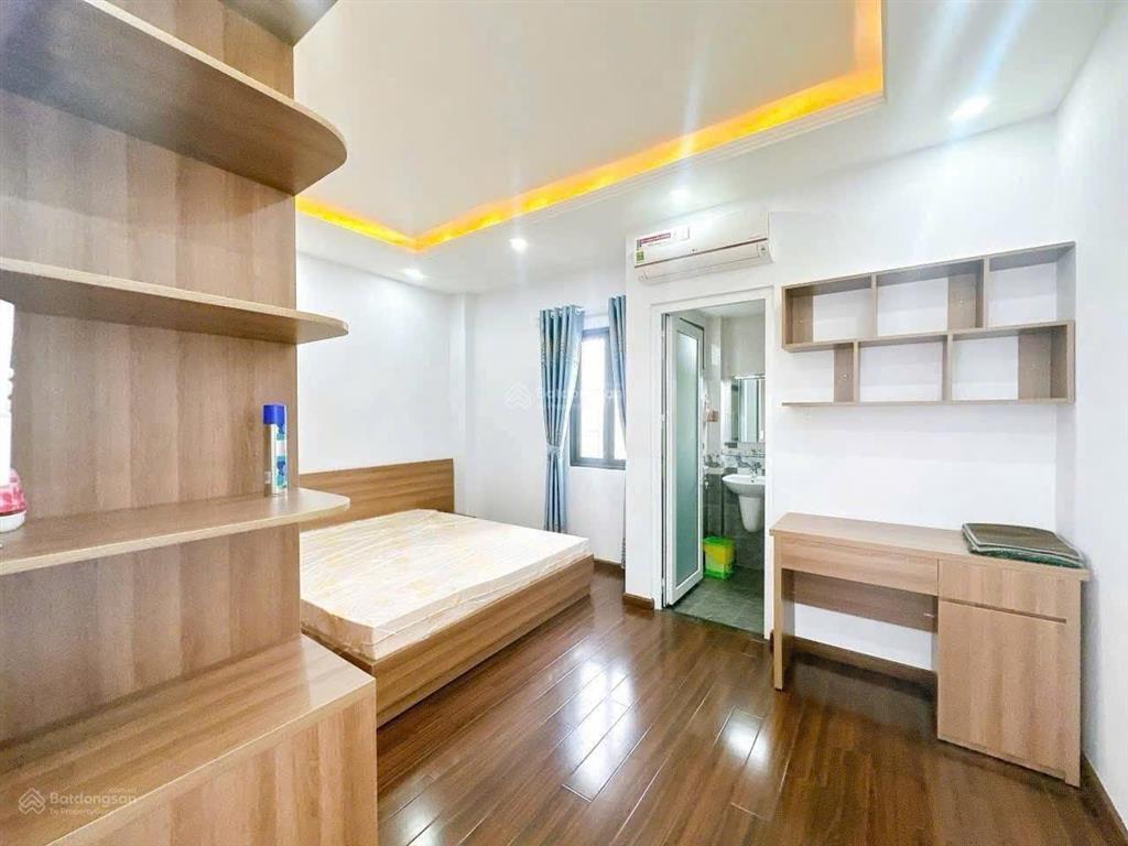 Bán gấp nhà đẹp 4 tầng, 4.5m x 12m, ô tô vào nhà, giá 7.9 tỷ, huỳnh tấn phát, quận 7